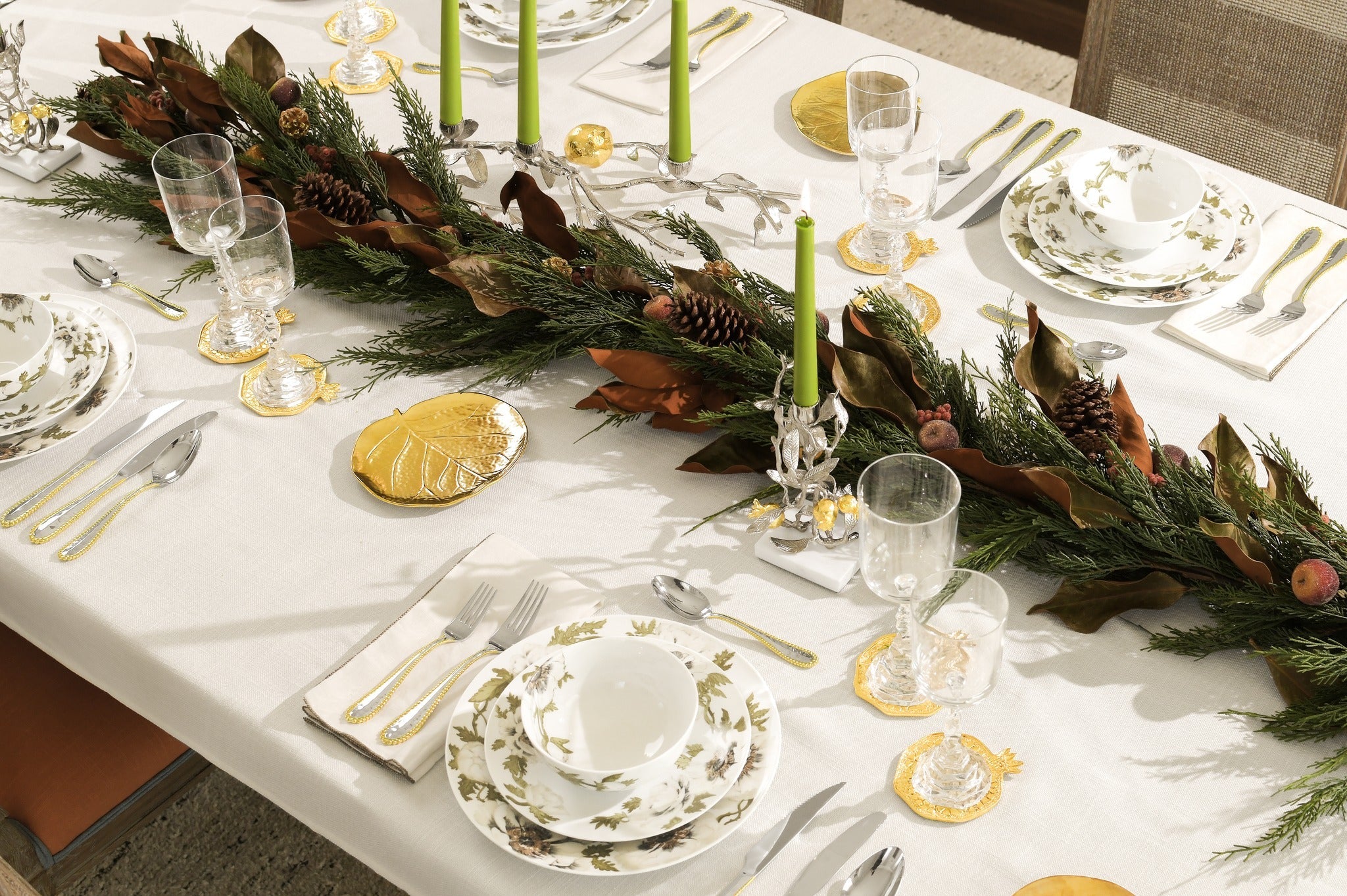 Set the Perfect Holiday Table with Must Have Tabletop Pieces