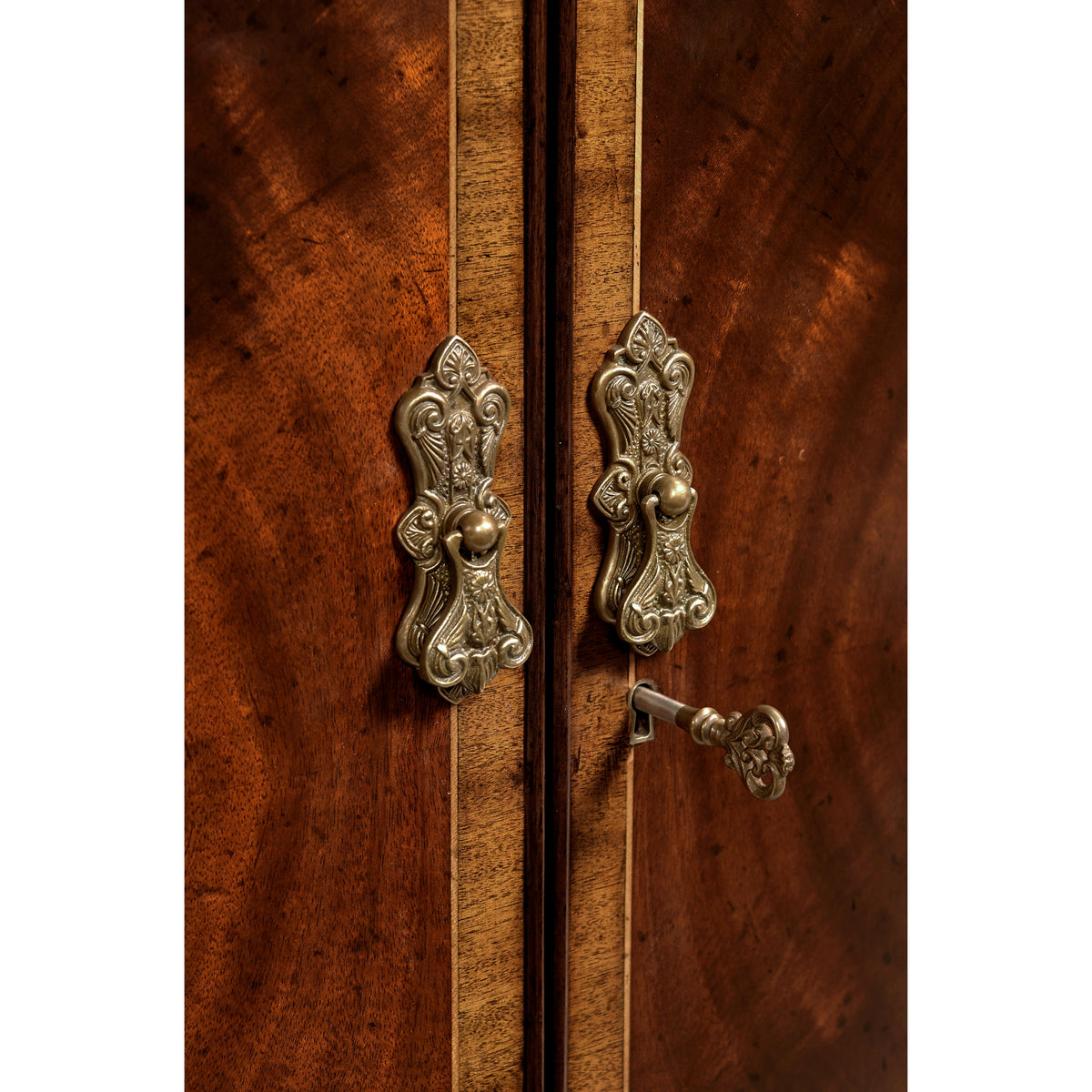 Jonathan Charles Mahogany Double Serpentine Sideboard ( 493134-MAH )