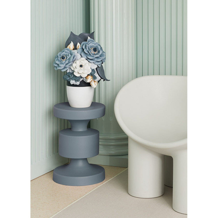 Lladro Vase with flowers blue
