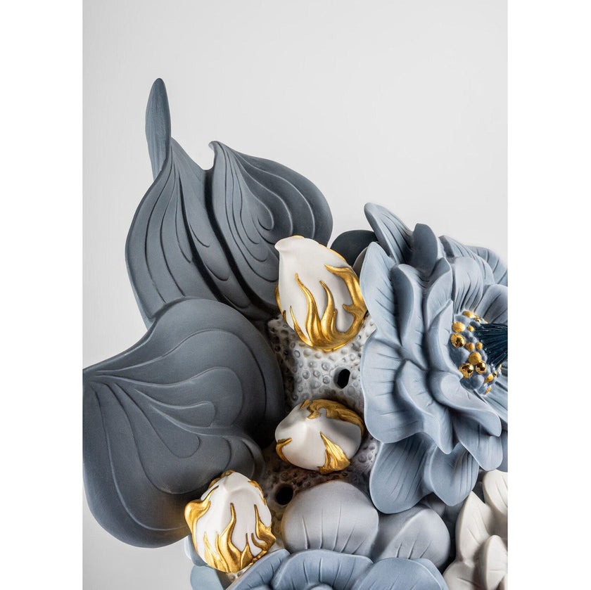 Lladro Vase with flowers blue