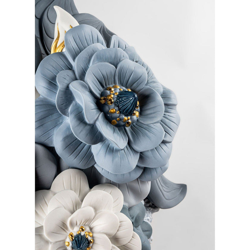 Lladro Vase with flowers blue