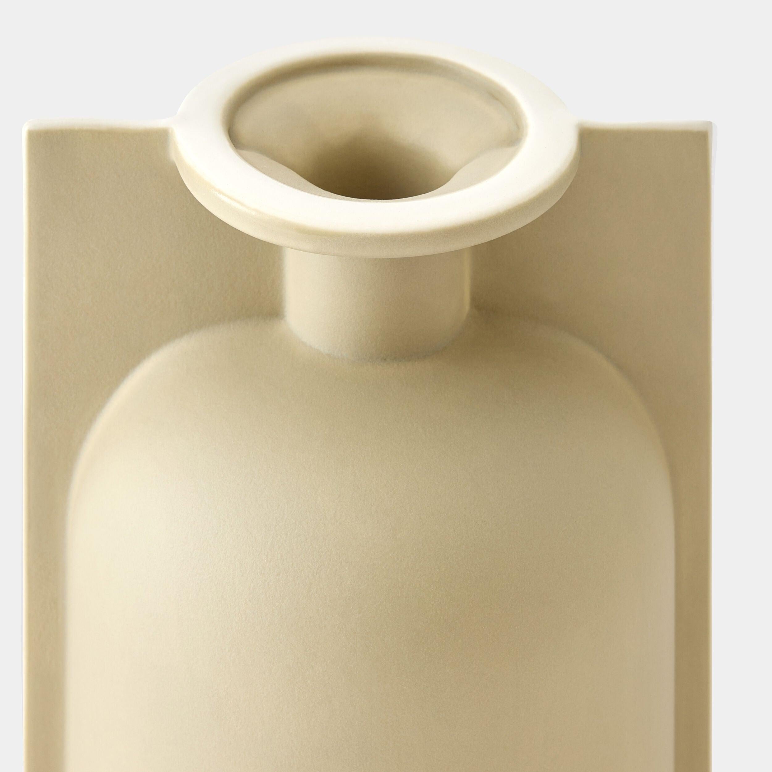 Global Views Brim Vase