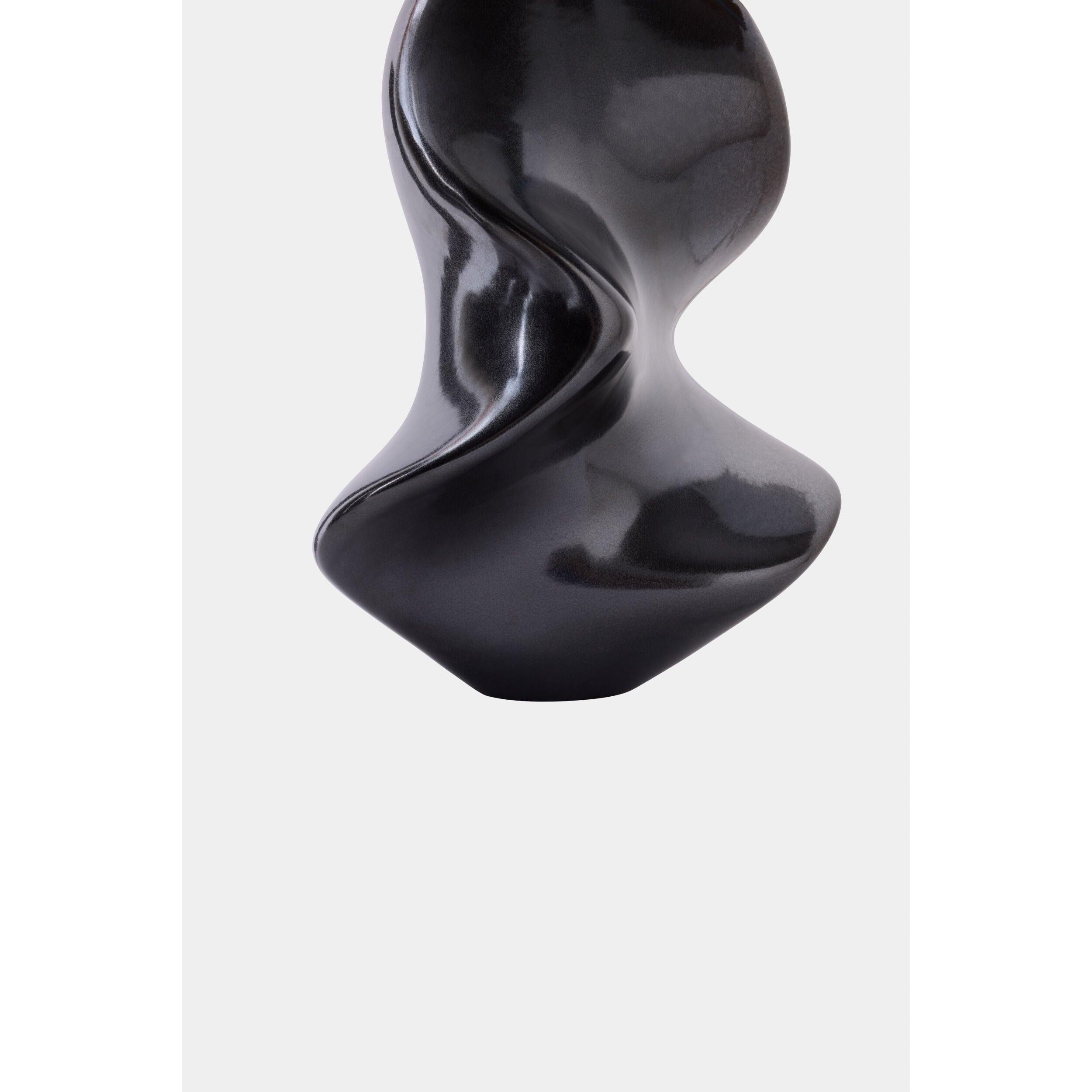 Global Views Resonant Vase
