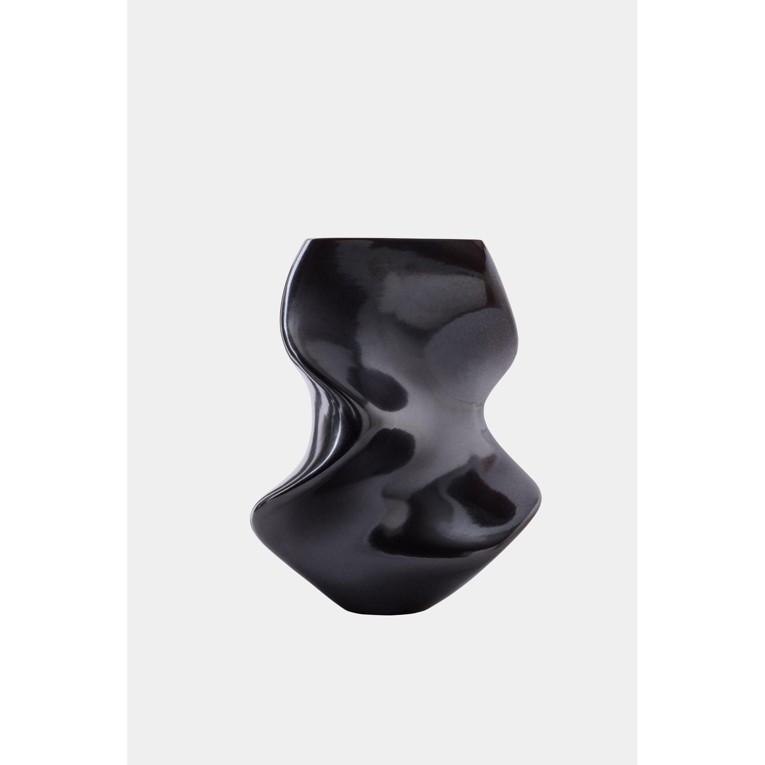 Global Views Resonant Vase