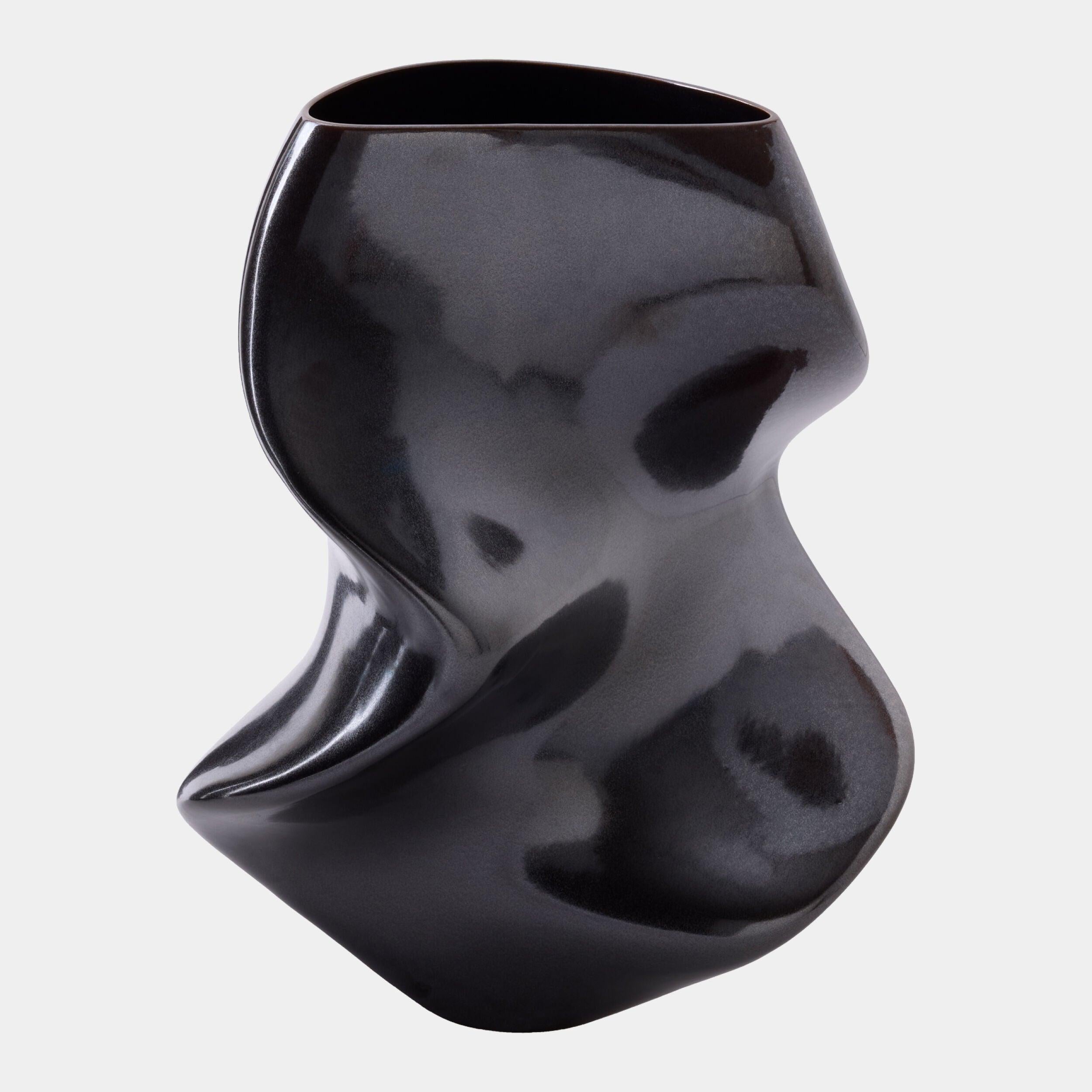 Global Views Resonant Vase
