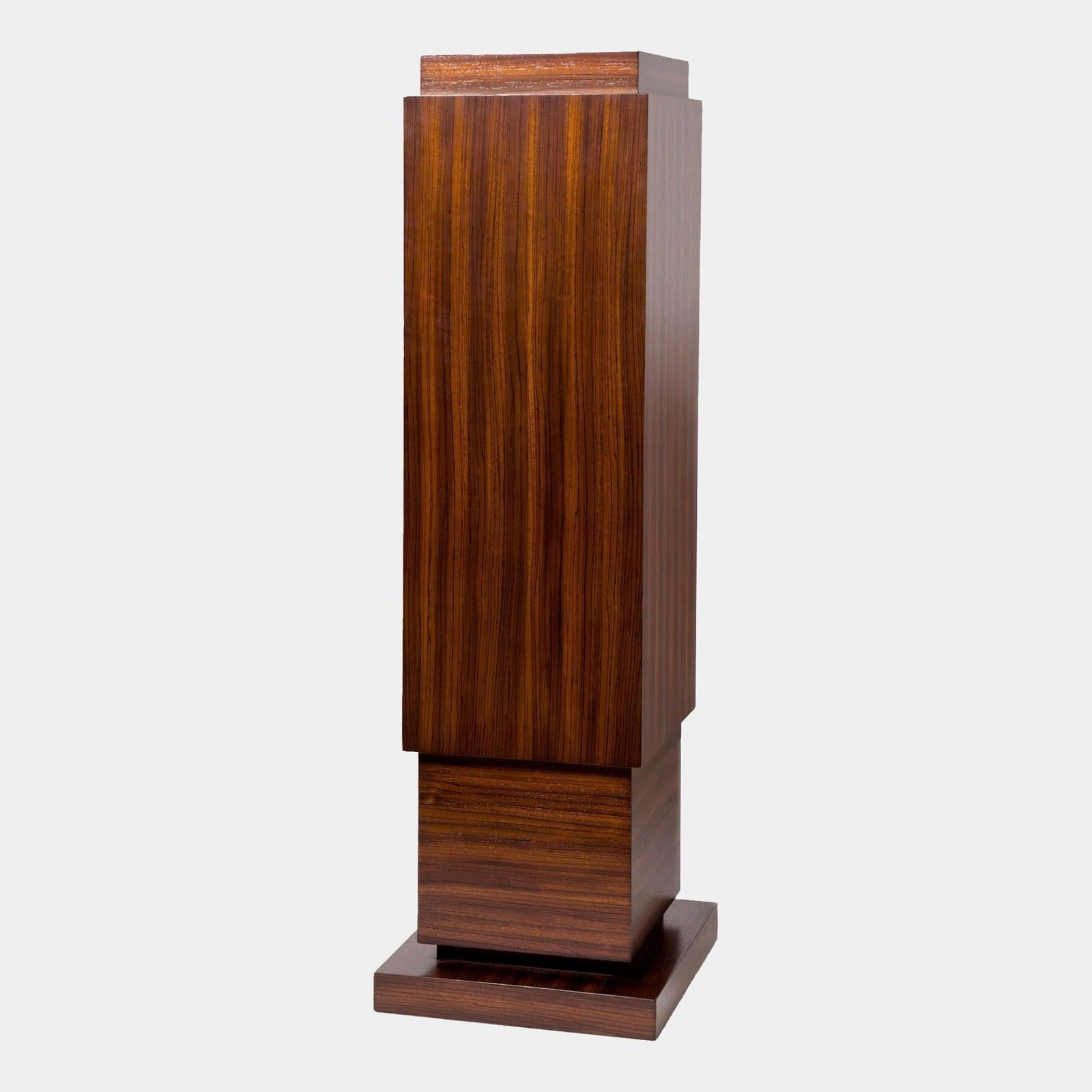 Global Views Single Skyscraper Pedestal