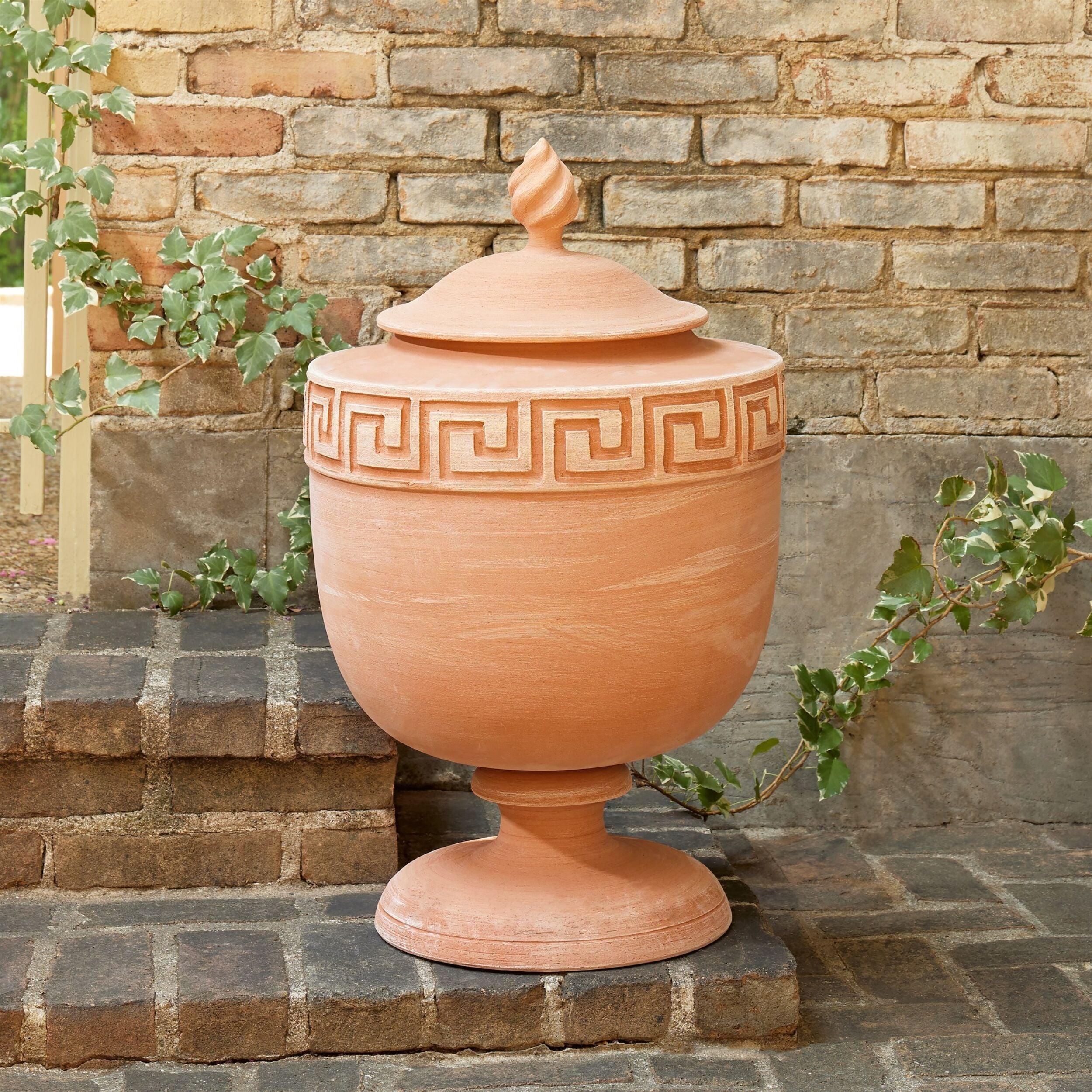 Global Views Villa Greek Key Urn