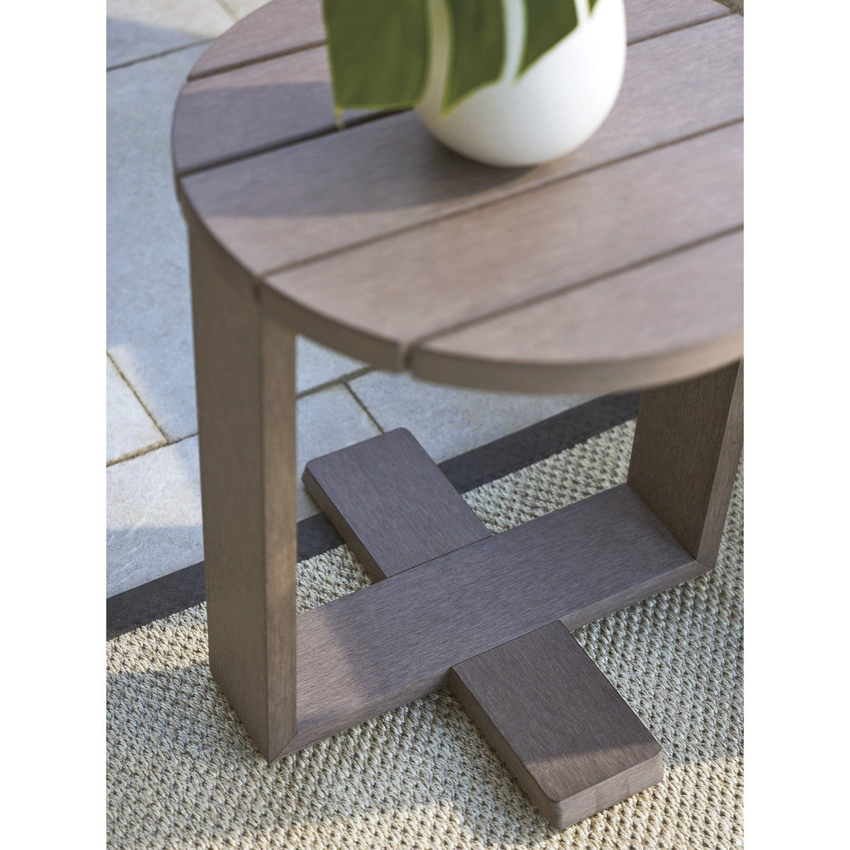Tommy Bahama Outdoor Mozambique Round Table