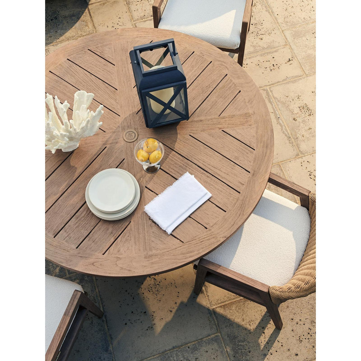 Tommy Bahama Outdoor Isle Of Palms Round Dining Table