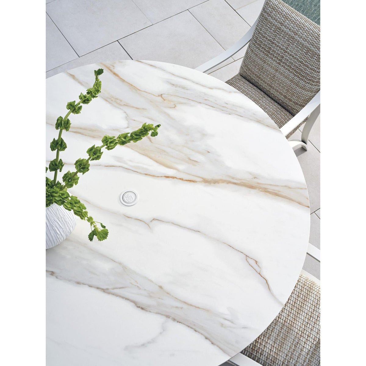 Tommy Bahama Outdoor Sand Dune Round Dining Table