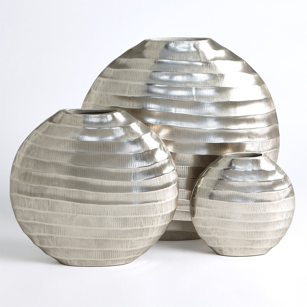 Global Views Chased Oval Vase