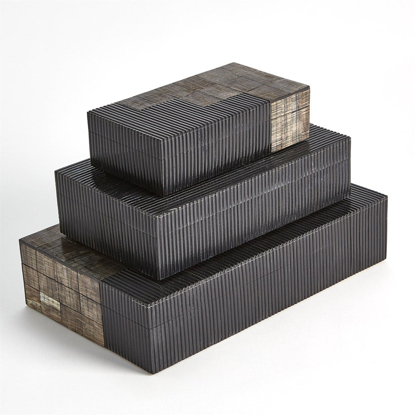 Global Views Gilles Ribbed Horn/Resin Box