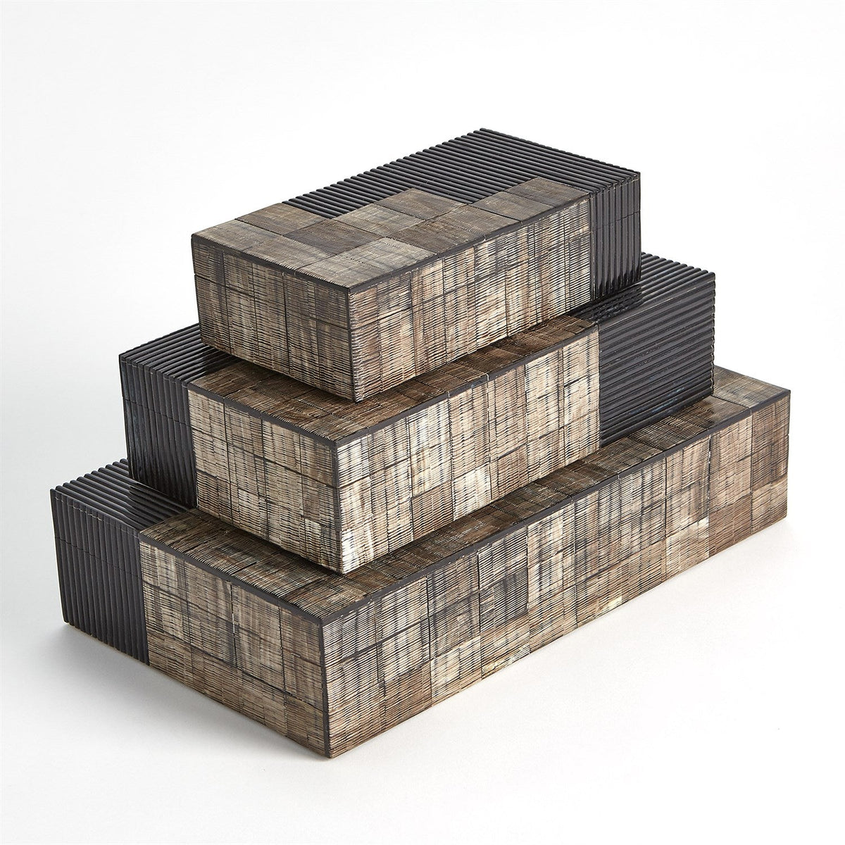 Global Views Gilles Ribbed Horn/Resin Box