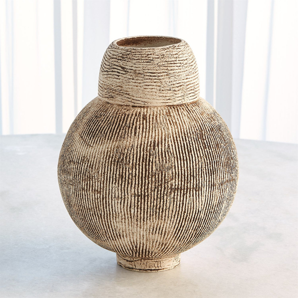 Global Views Scord Gord Vase