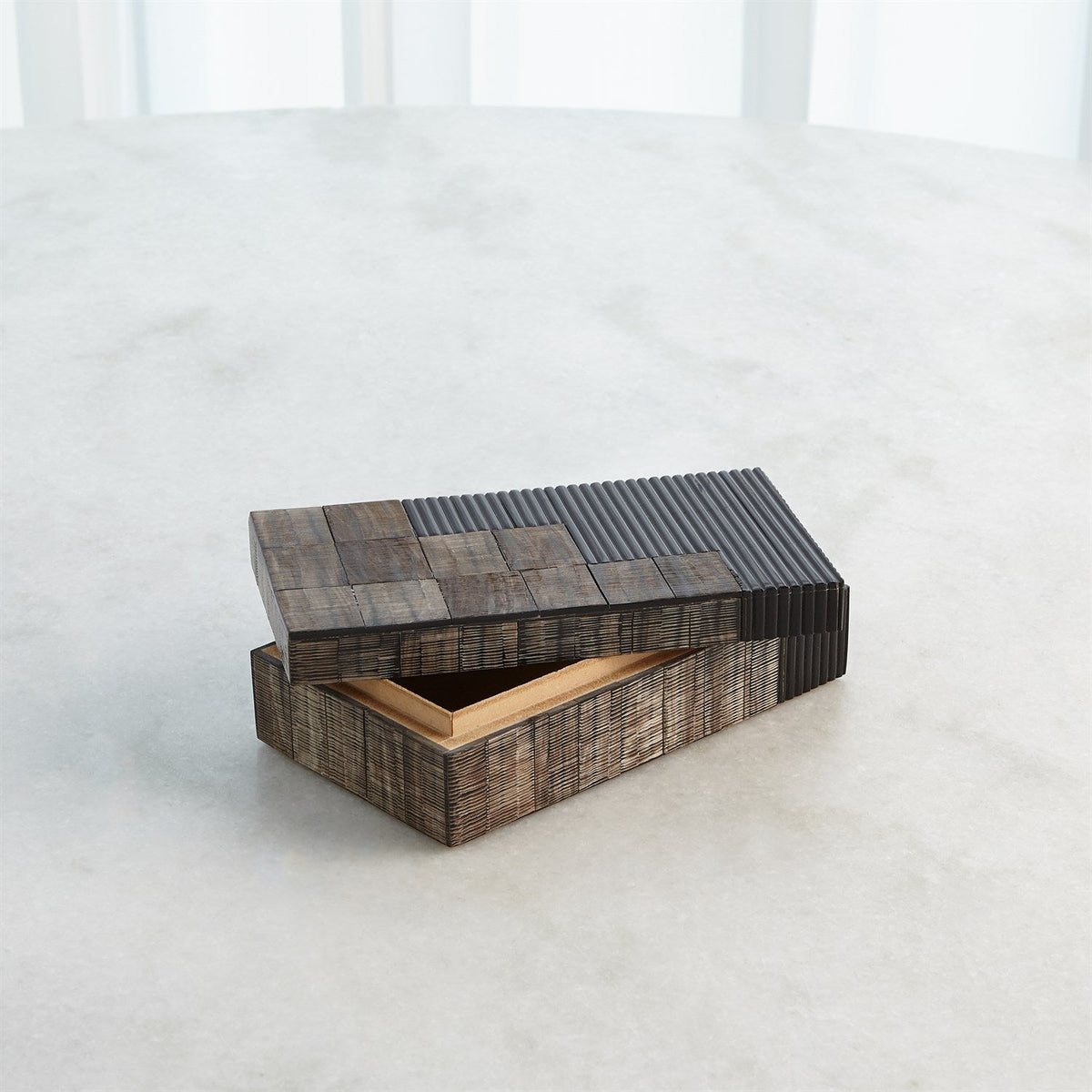 Global Views Gilles Ribbed Horn/Resin Box