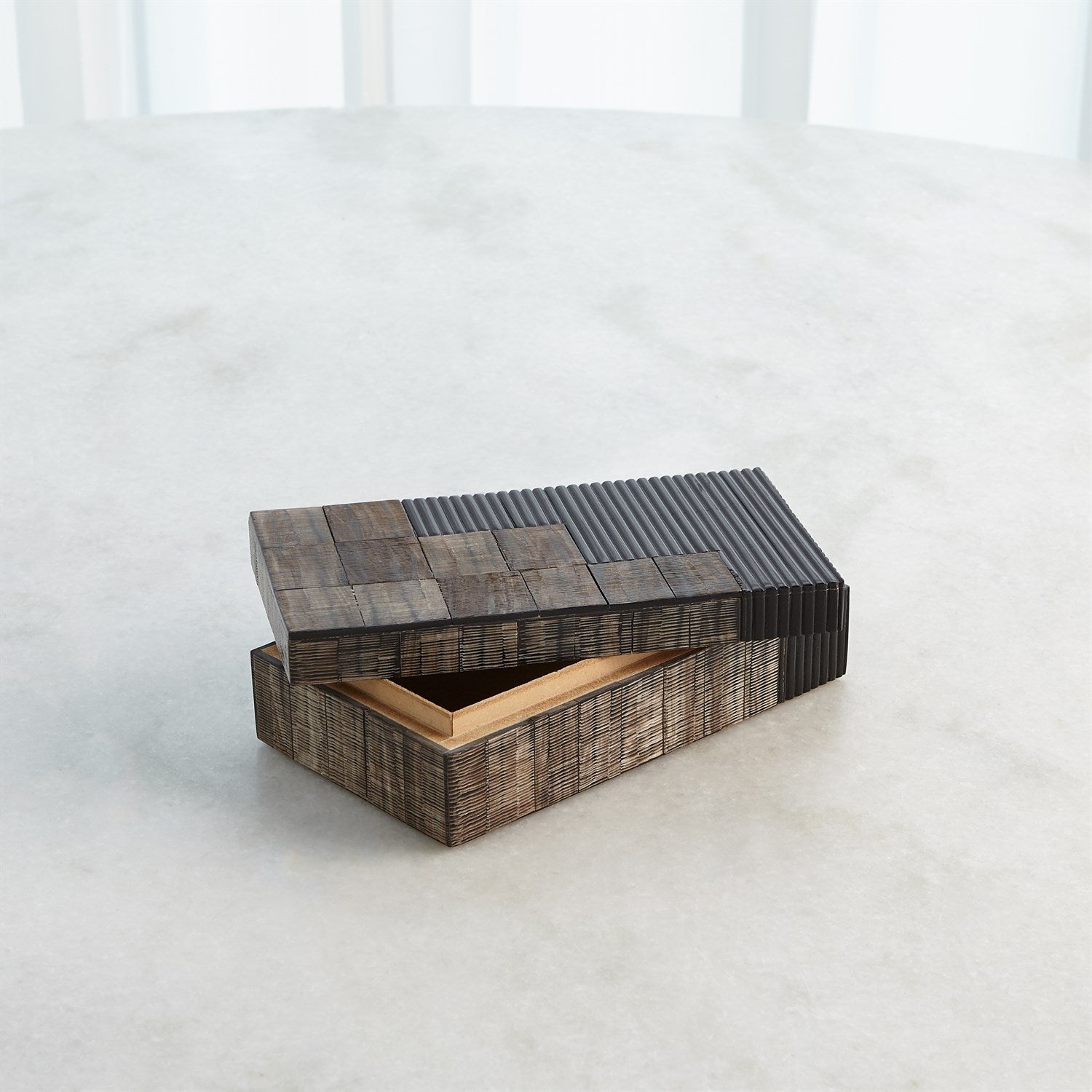Global Views Gilles Ribbed Horn/Resin Box