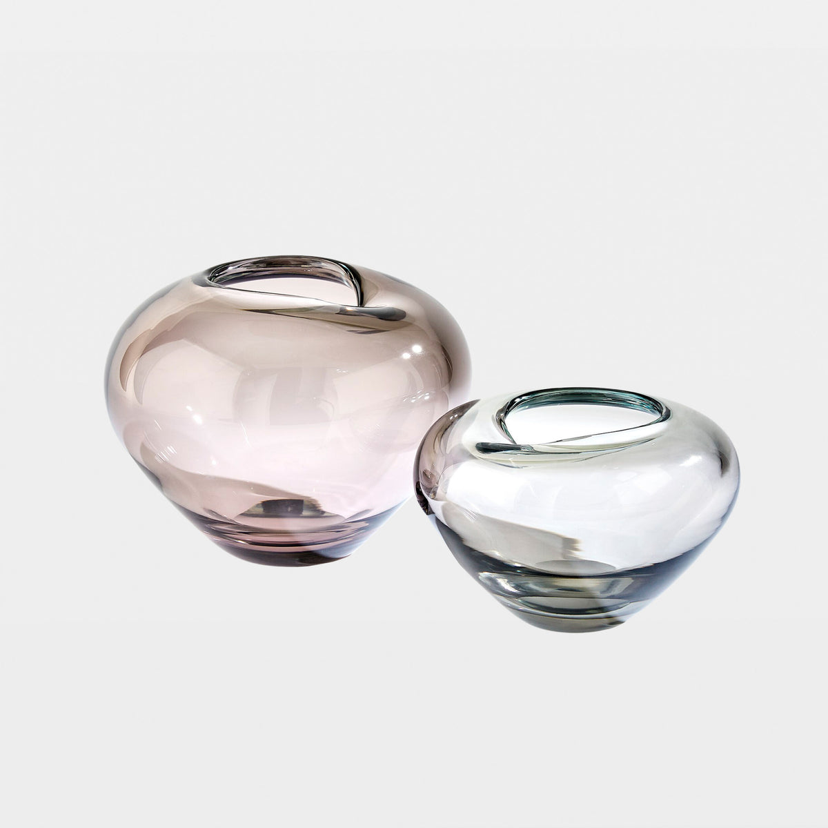 Global Views Undulating Vase