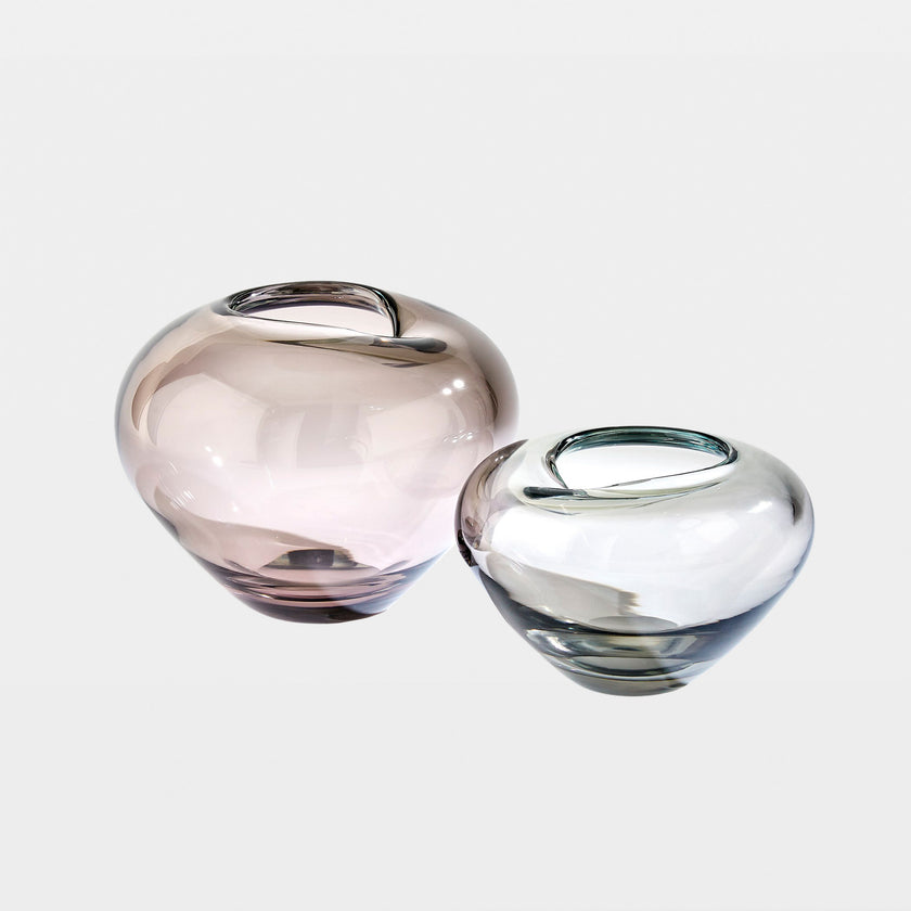 Global Views Undulating Vase