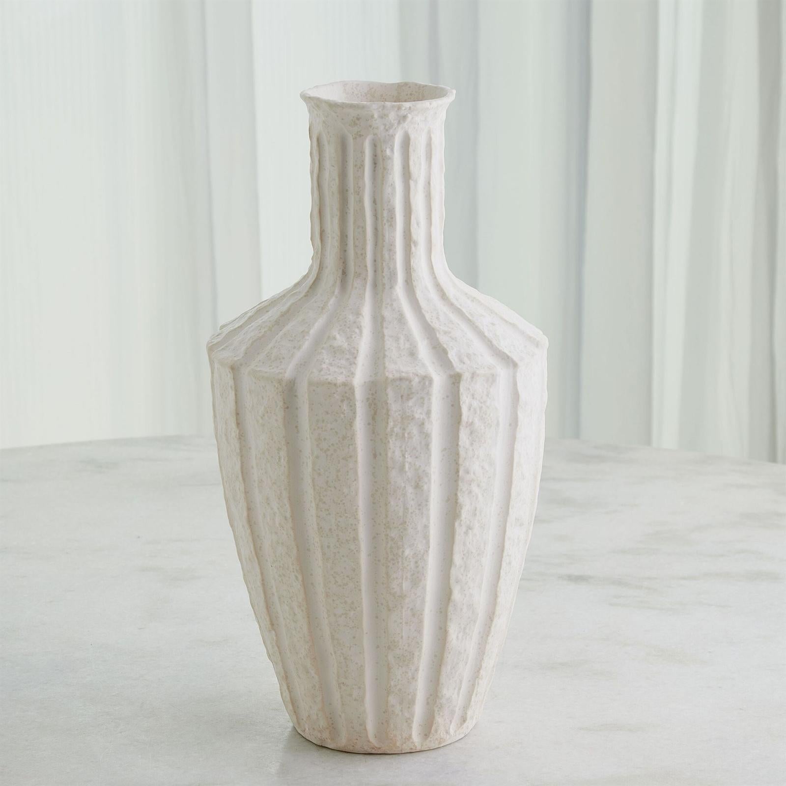 Global Views Emperor Vase