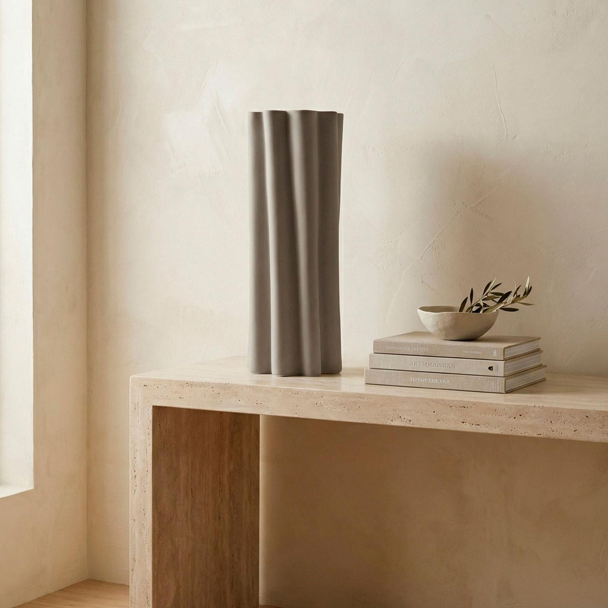 Global Views Cirrus Vase