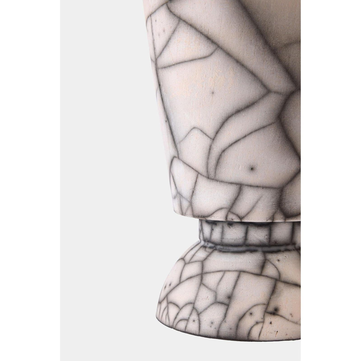 Global Views Trophy Vase