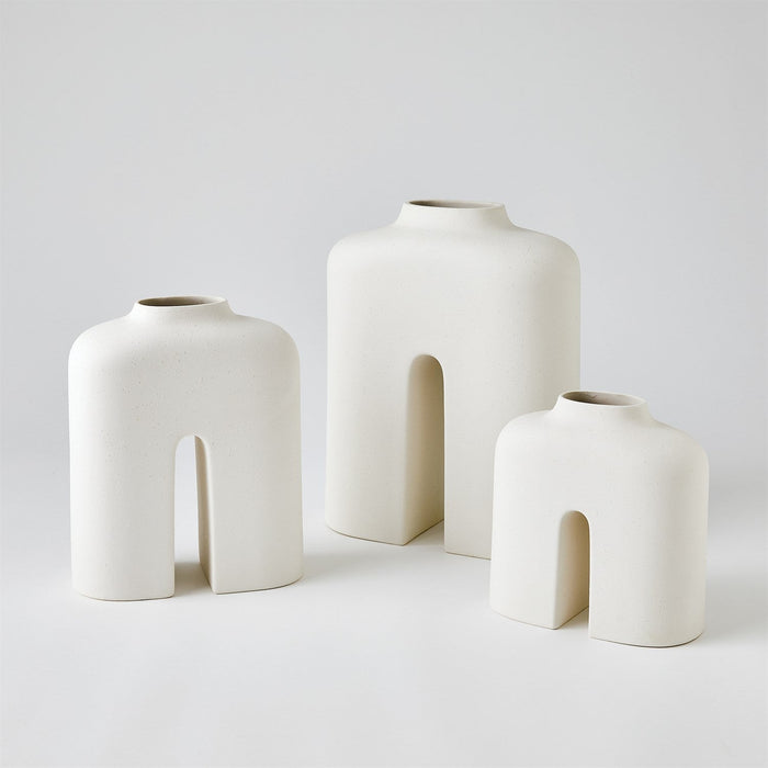 Global Views Guardian Vase - White Cream