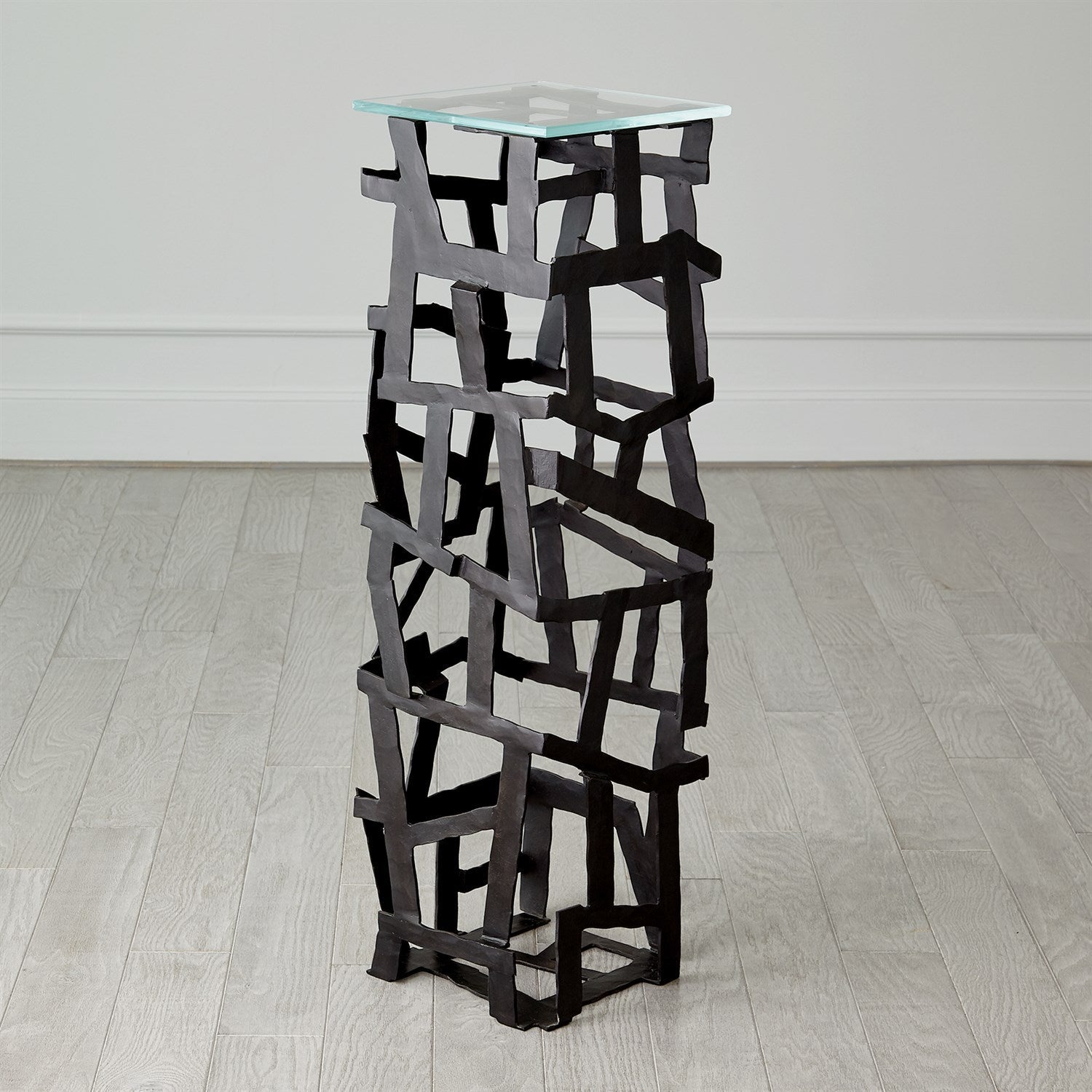 Global Views Fragments Pedestal