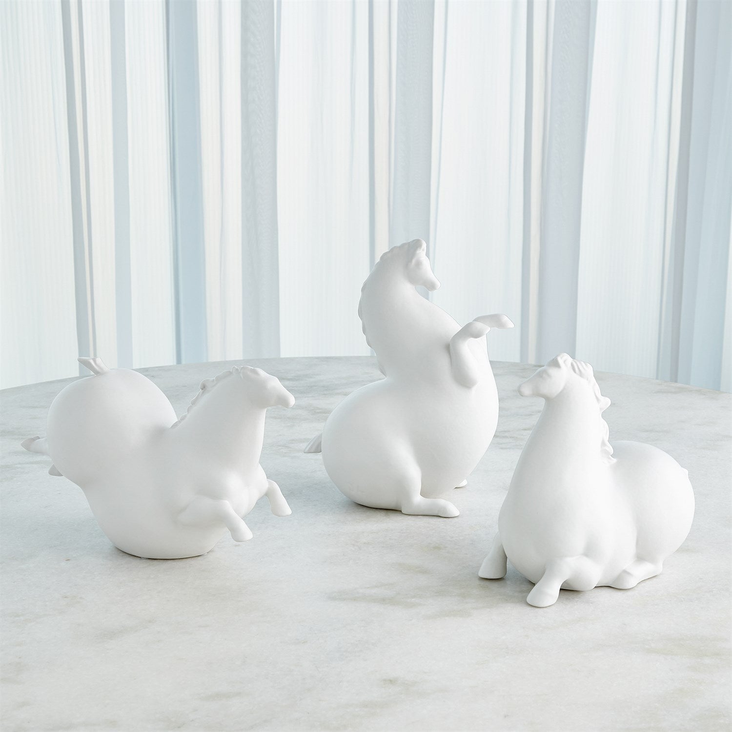 Global Views Friesian Horse - Matte White