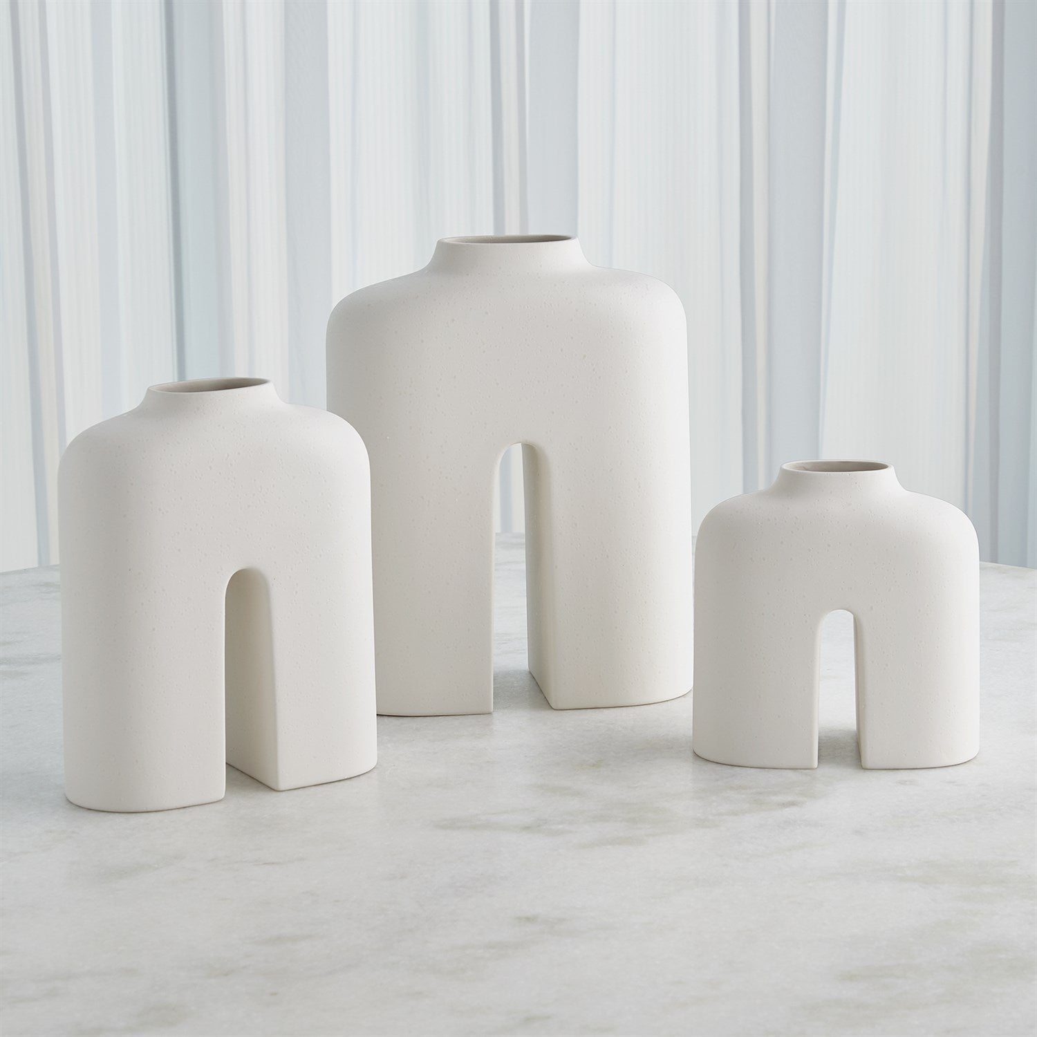 Global Views Guardian Vase - White Cream