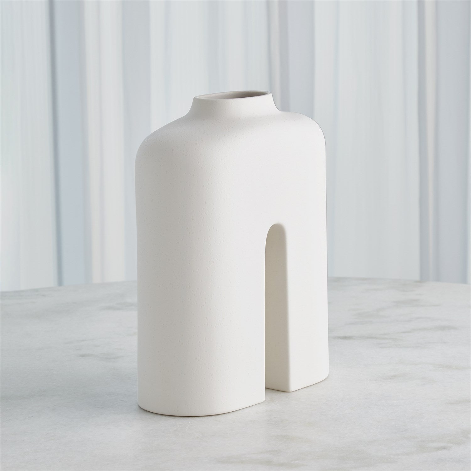 Global Views Guardian Vase - White Cream