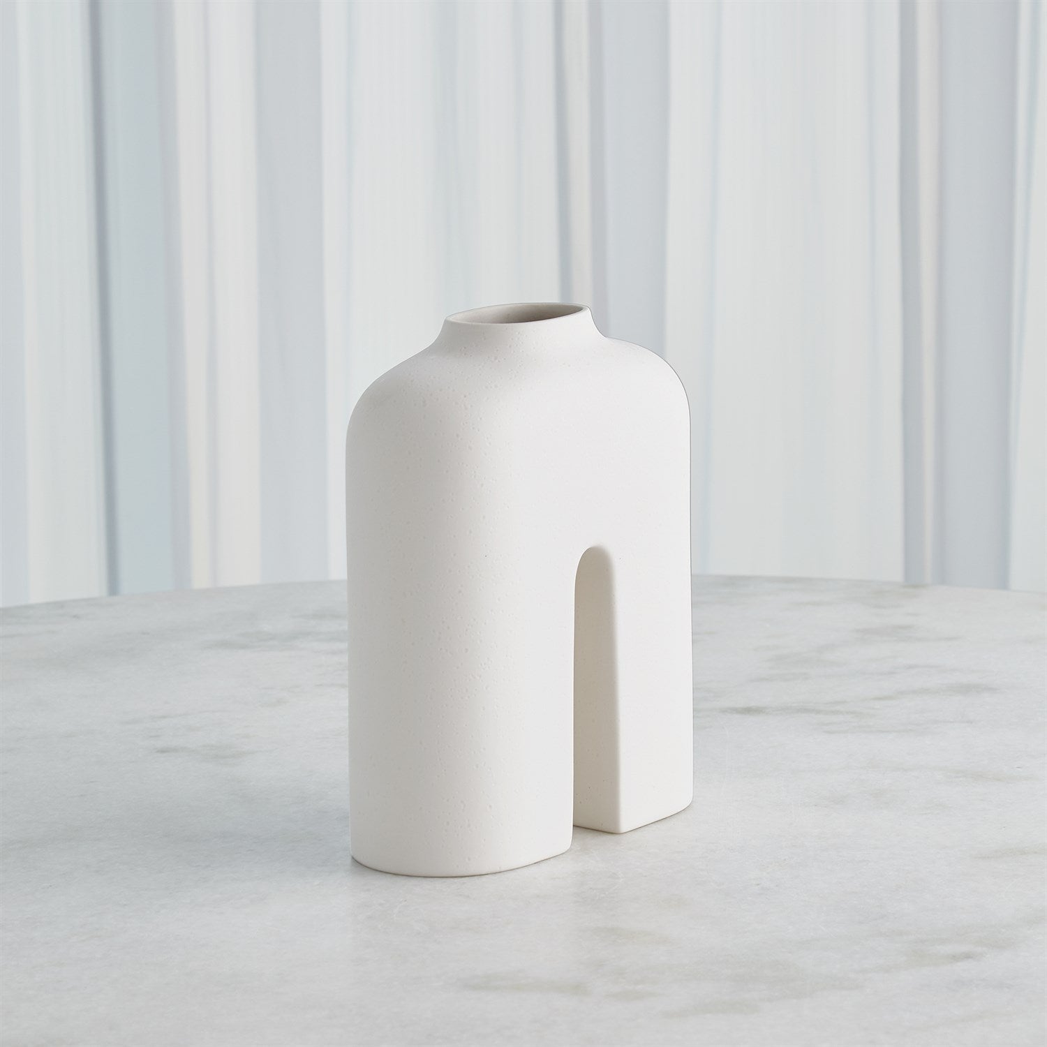Global Views Guardian Vase - White Cream