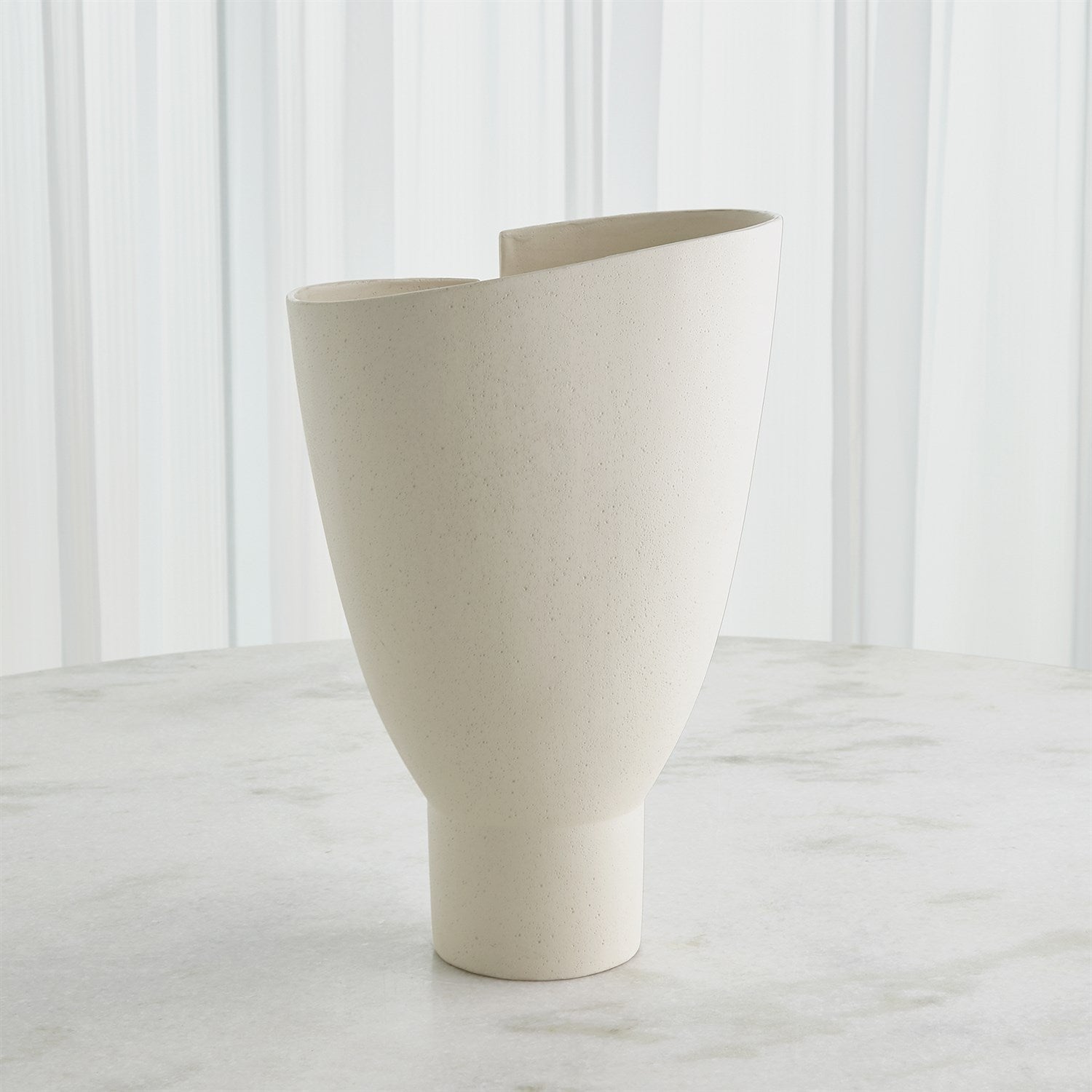 Global Views Lottie Vase