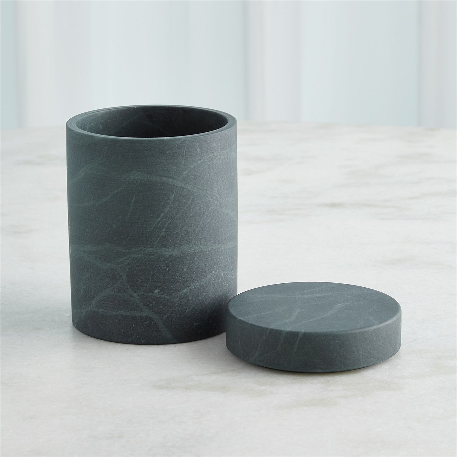 Global Views Cilindro Alabaster Box - BlackGreen