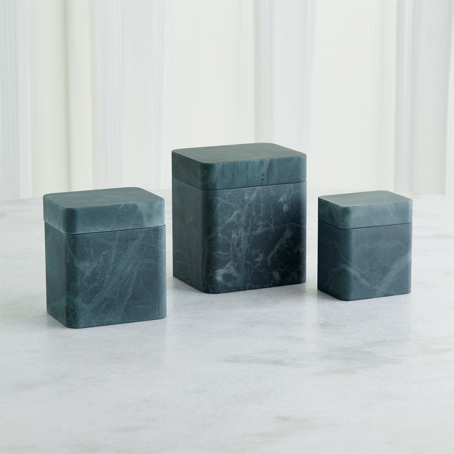 Global Views Raggio Alabaster Box - Black/Green