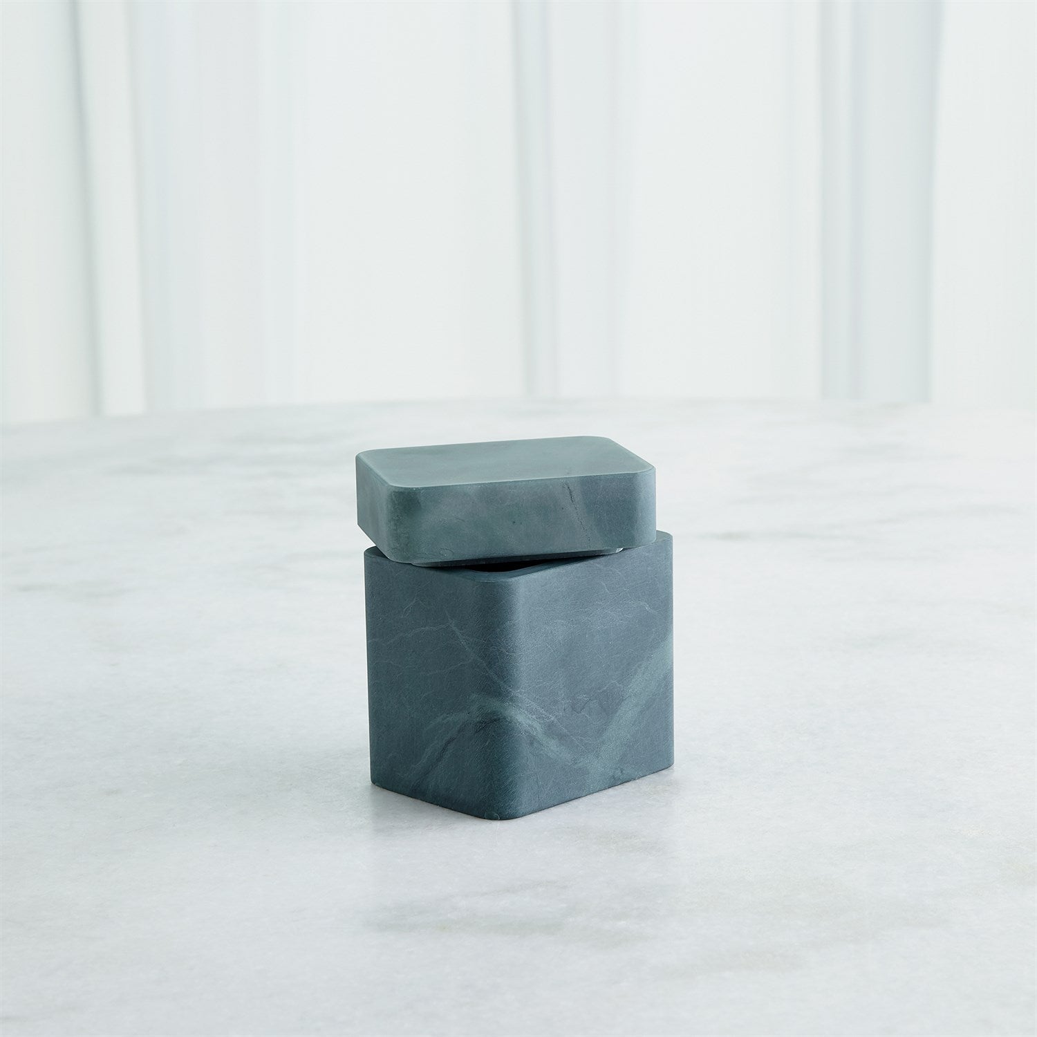 Global Views Raggio Alabaster Box - Black/Green