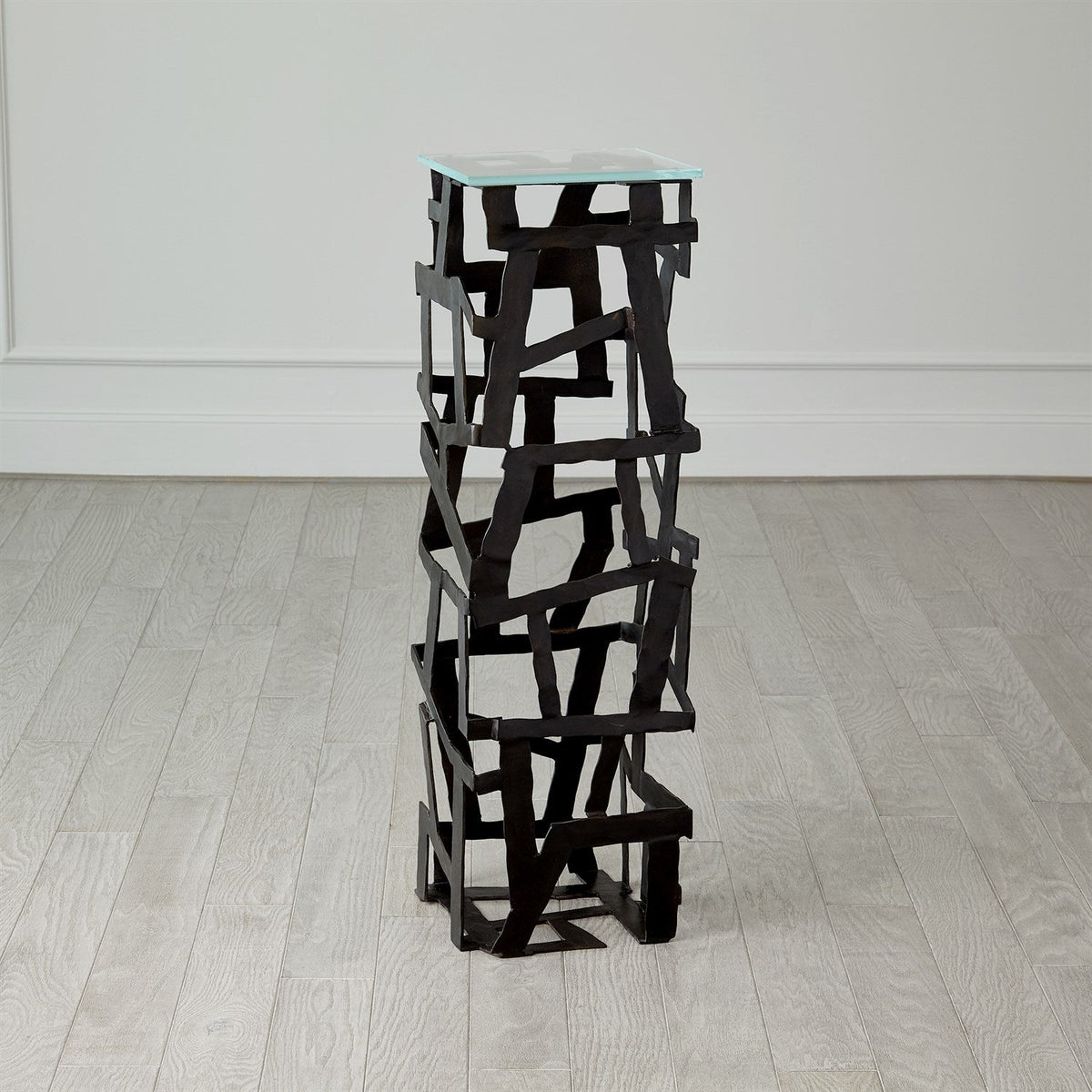 Global Views Fragments Pedestal