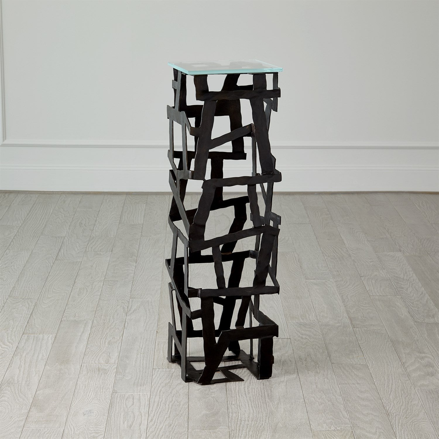 Global Views Fragments Pedestal
