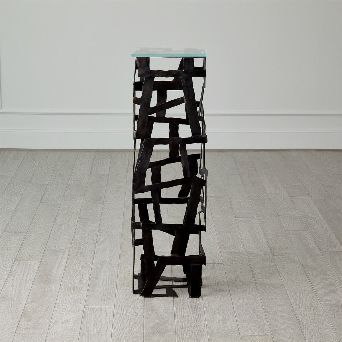 Global Views Fragments Pedestal