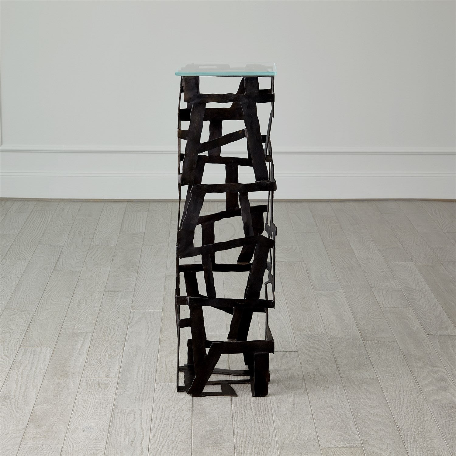 Global Views Fragments Pedestal