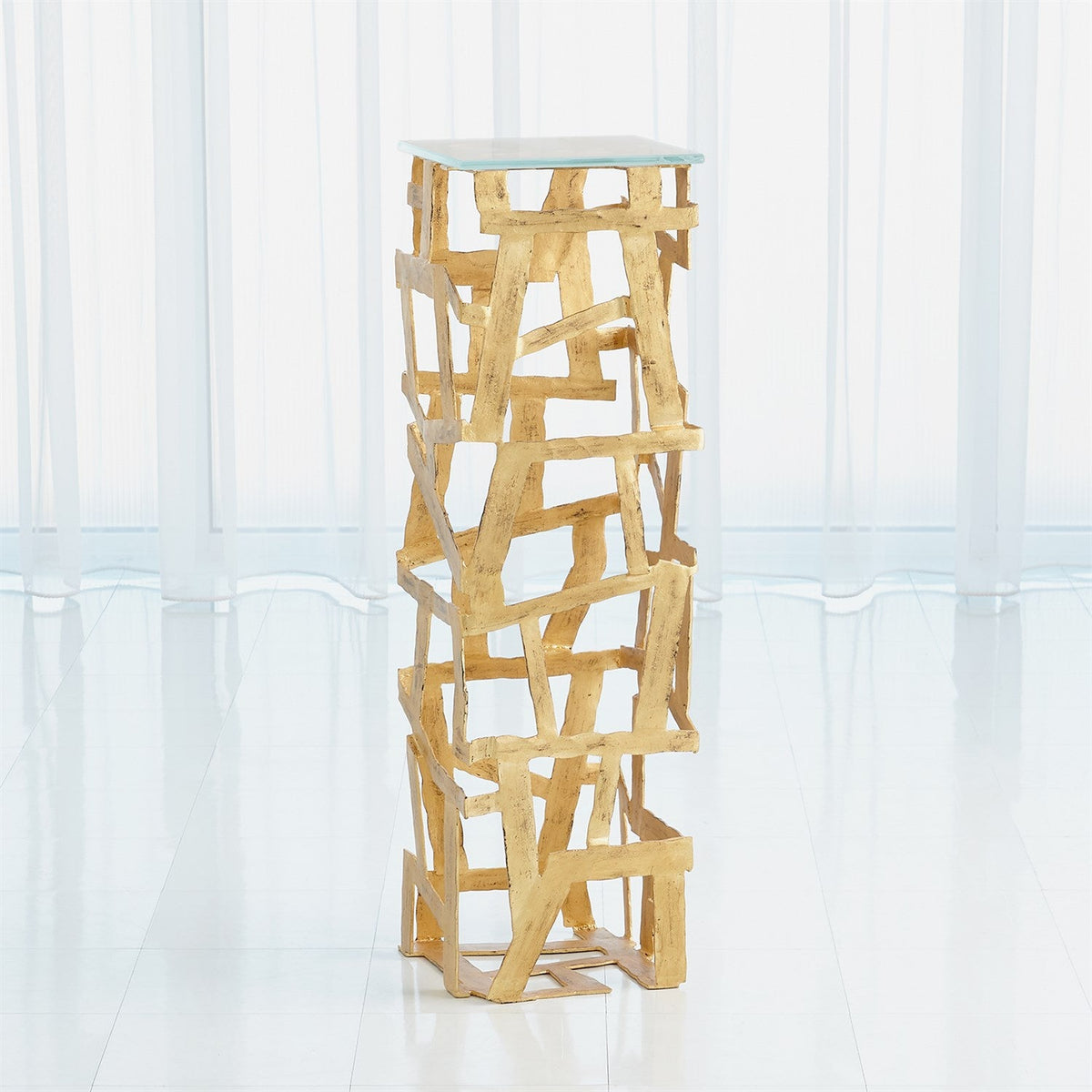 Global Views Fragments Pedestal
