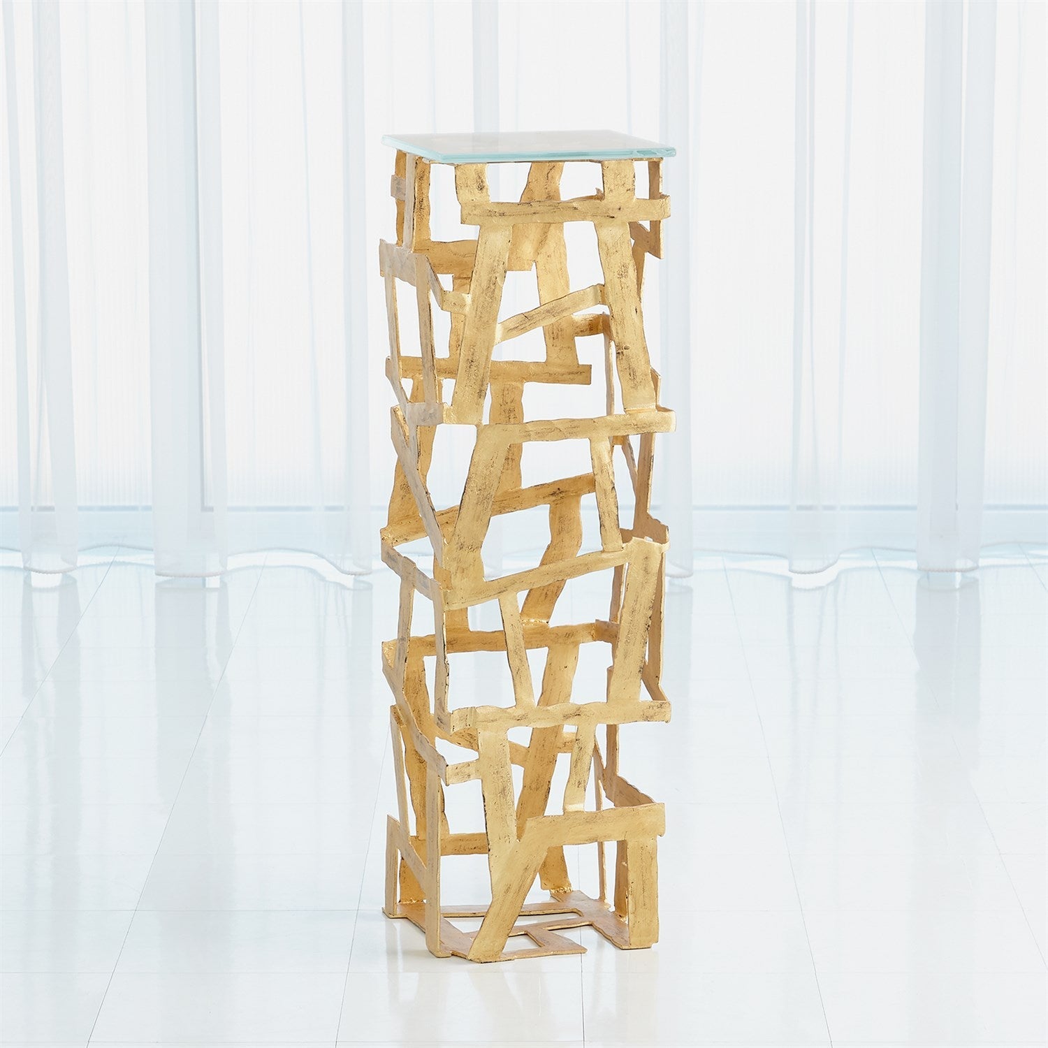 Global Views Fragments Pedestal