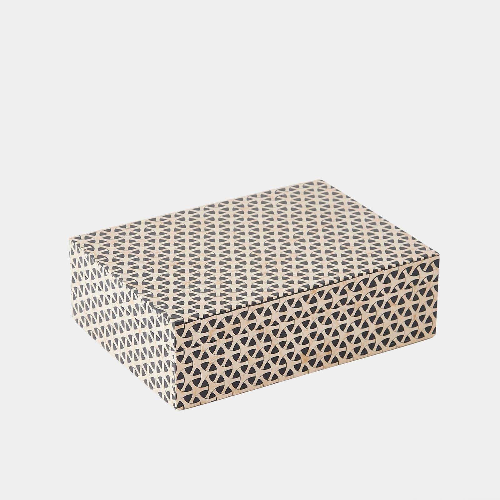 Global Views Infinity Box