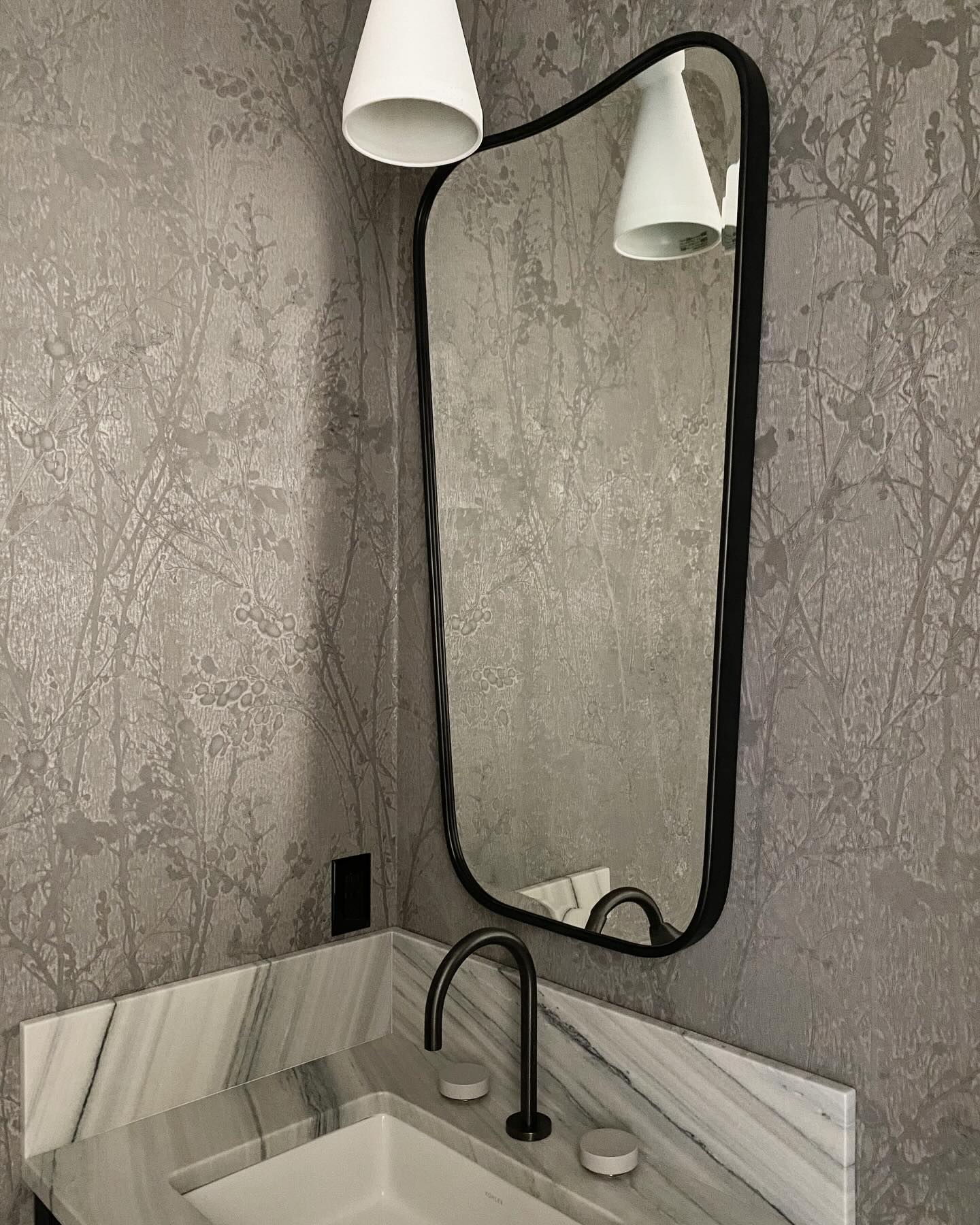 Gage Mirror