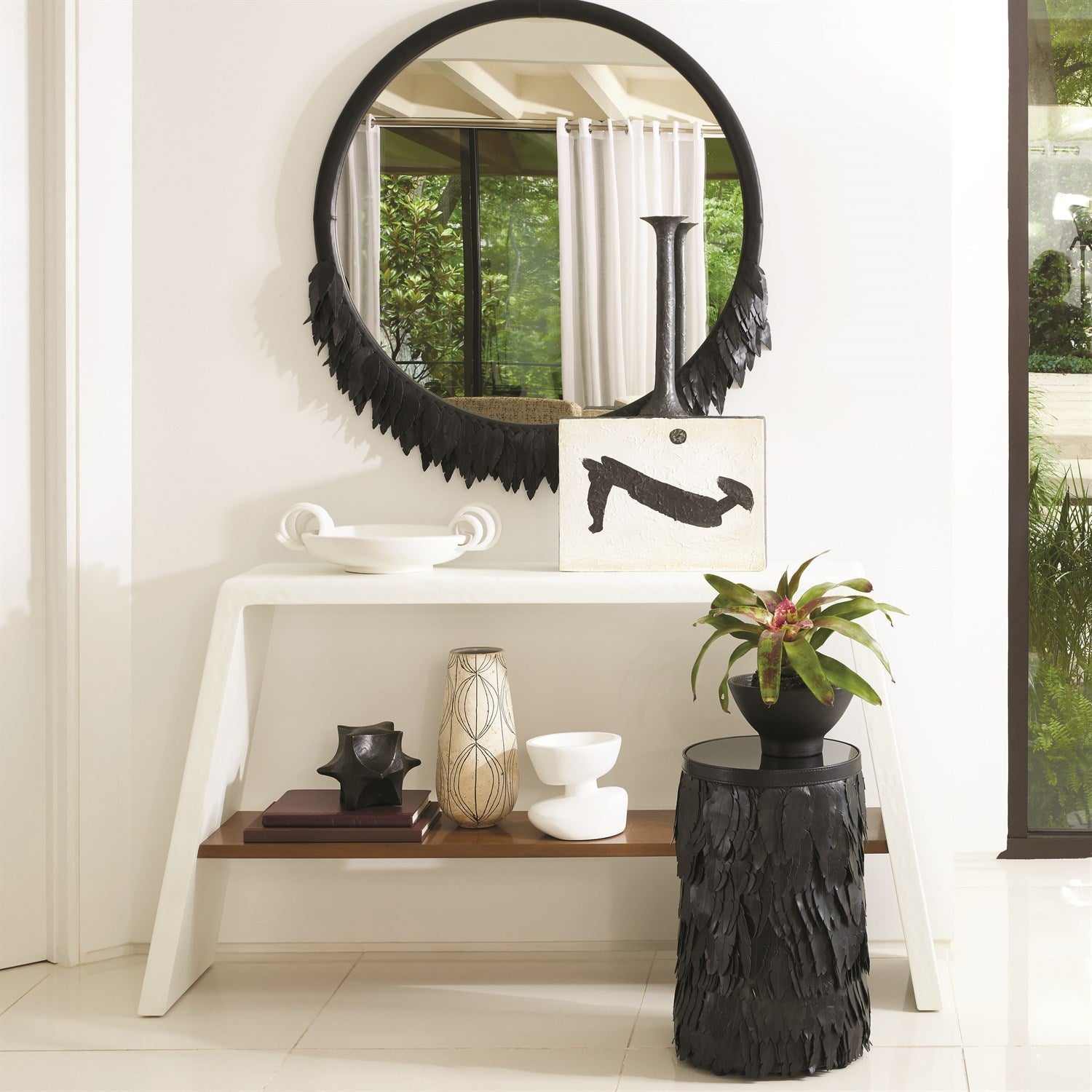 Global Views Emily Martini Table - Black