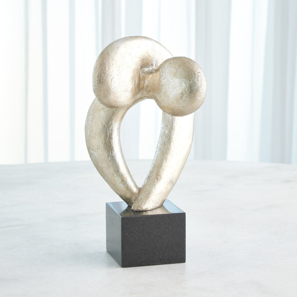 Global Views Align Sculpture