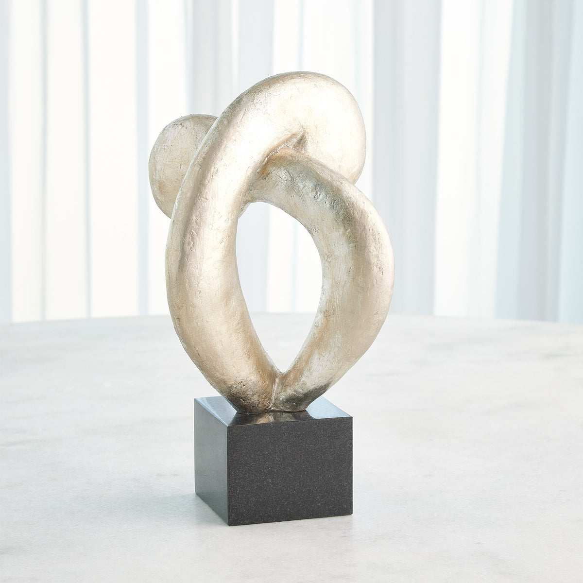 Global Views Align Sculpture