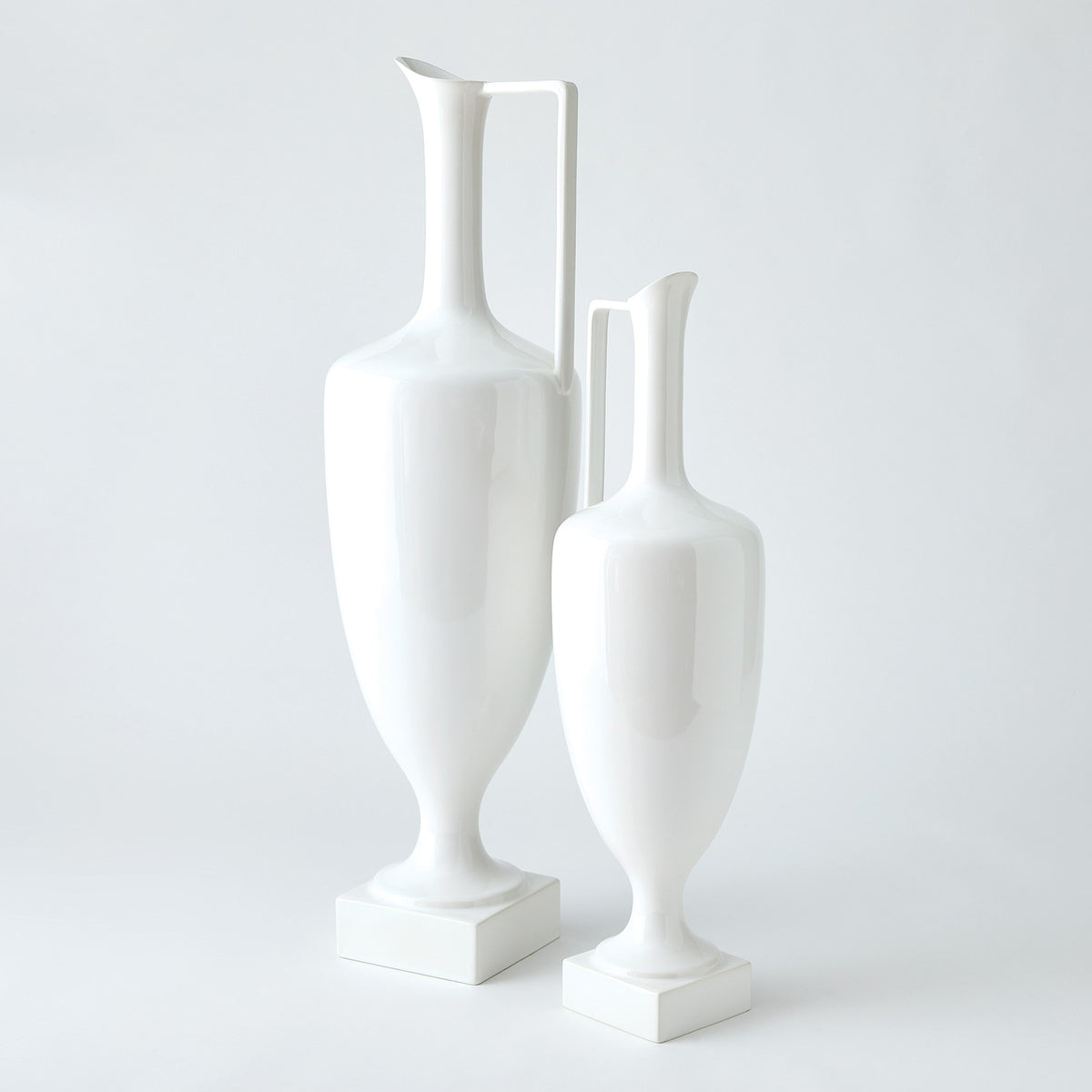 Global Views Quiet Curve Urn