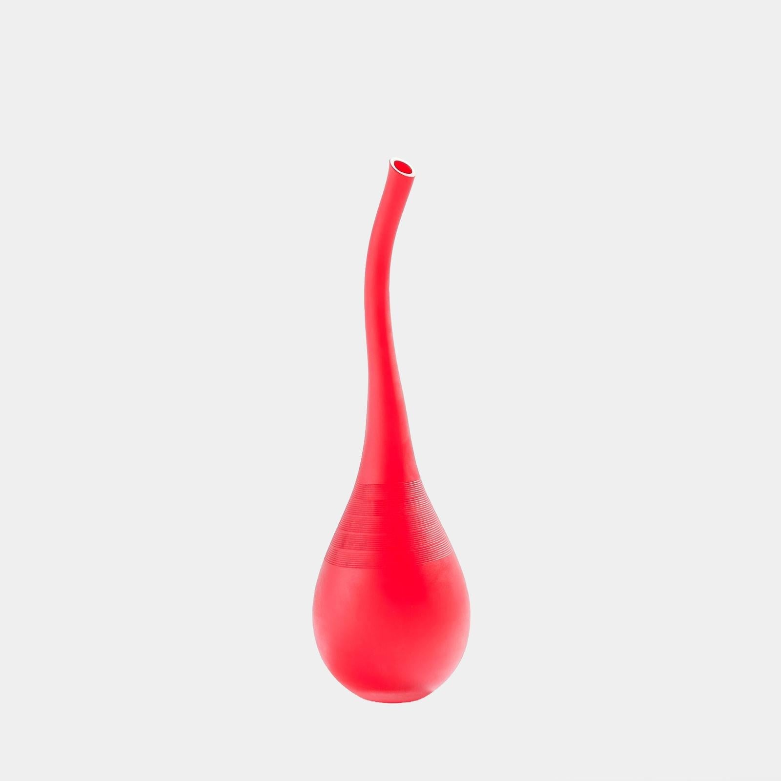 Global Views Curvature Bottle