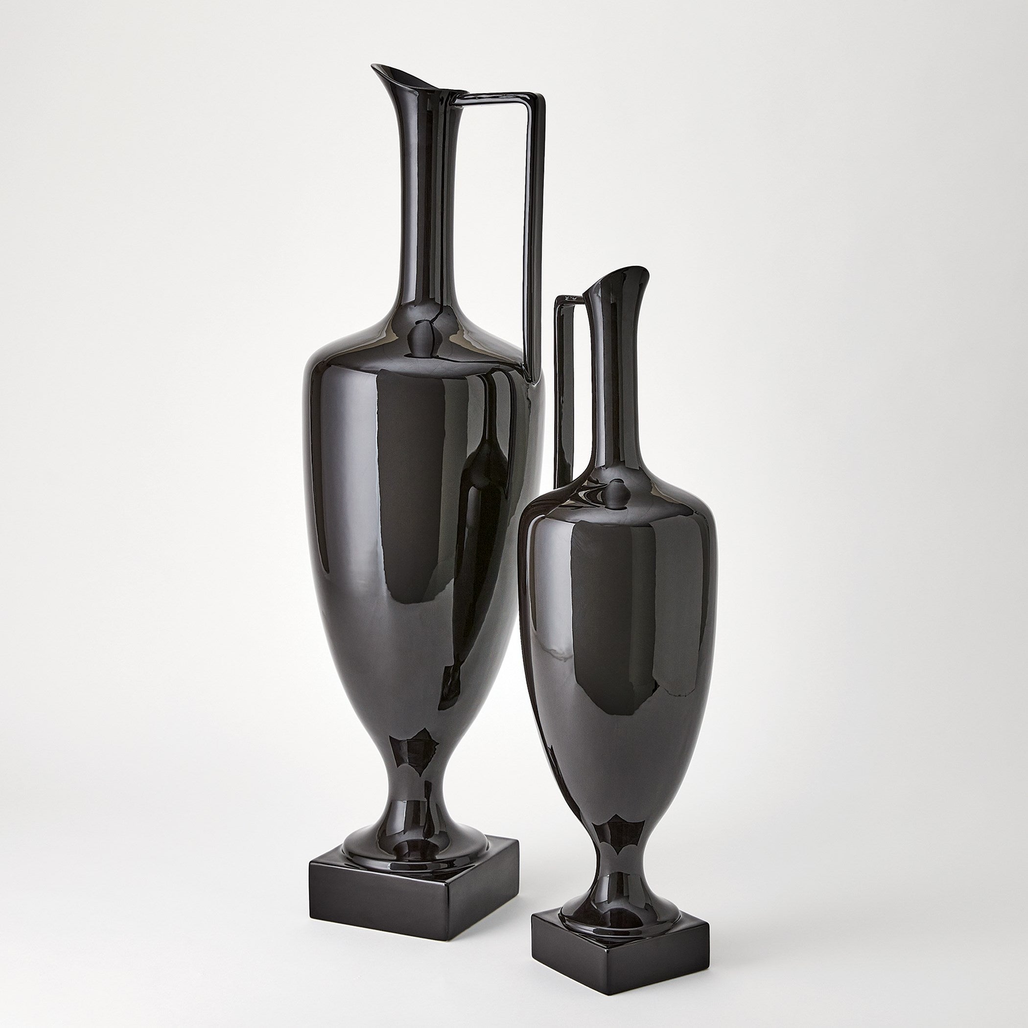 Global Views Quiet Curve Urn Black