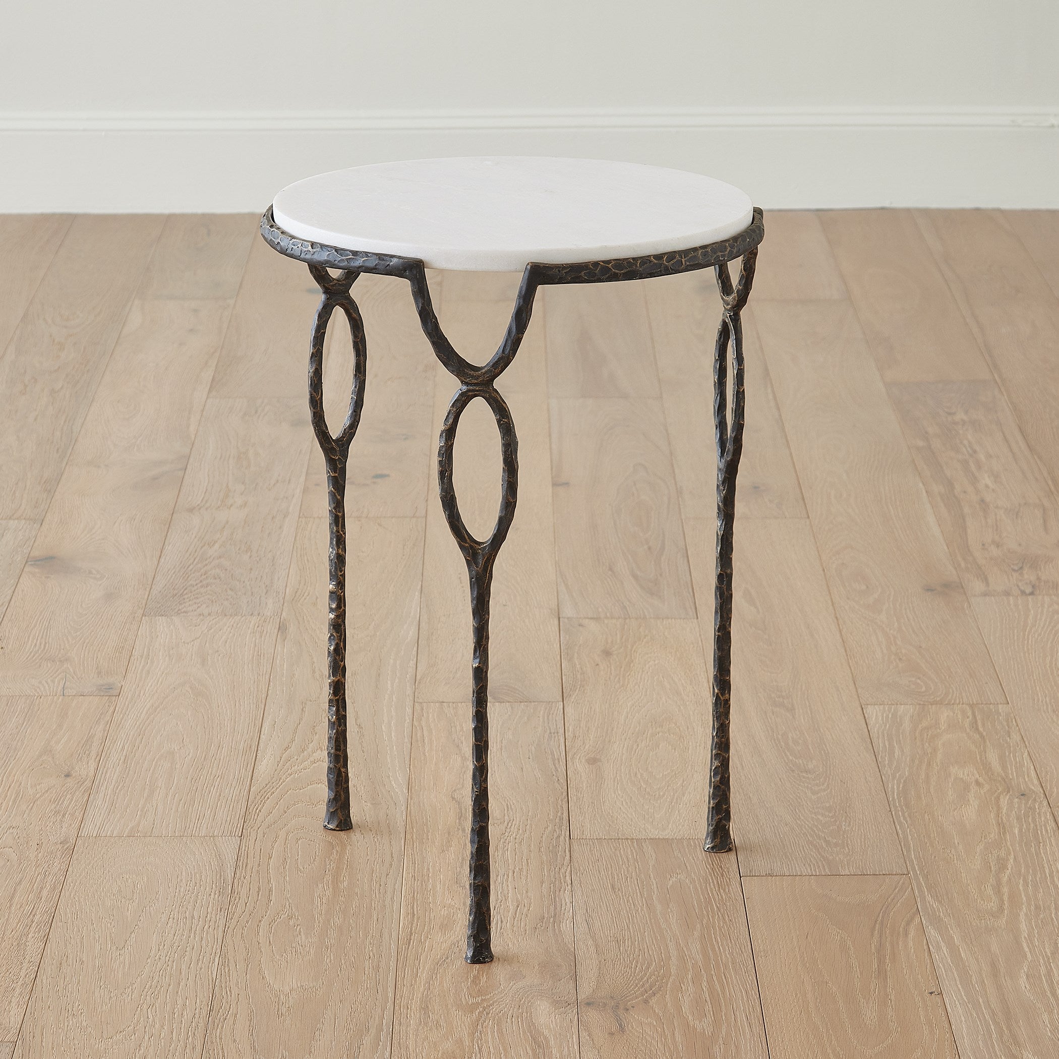 Global Views Chiseled Loop Table